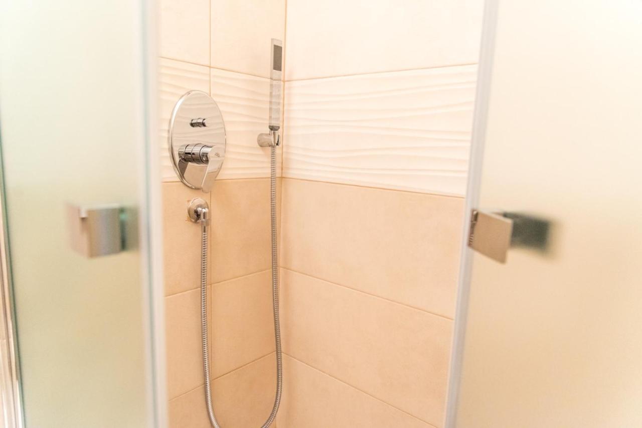 Palazzo Le Travi Hotel Bari Luaran gambar