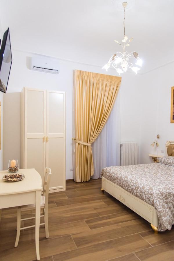 Palazzo Le Travi Hotel Bari Luaran gambar